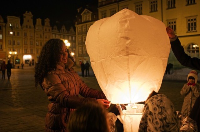 Puszczanie lampionów w Dzień Życzliwości