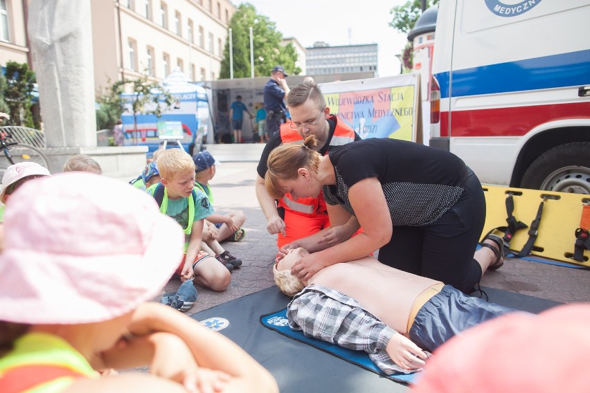 Bezpieczne wakacje - akcja RCKiK i ŁKA odbyła się 23 lipca w Pasażu Schillera