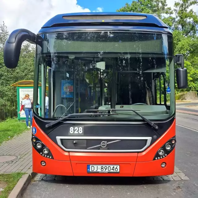 1 listopada 2022 roku przejazdy autobusami miejskimi są w Jeleniej Górze za darmo.