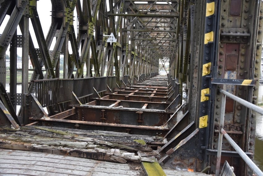 Most Tczewski popadający w ruinę