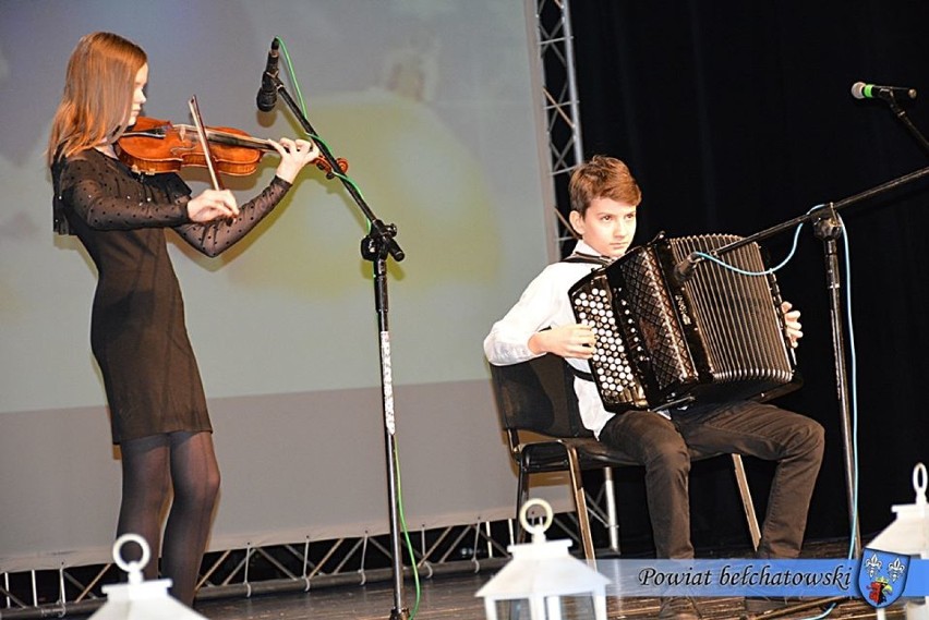 Bełchatów. Koncert kolęd i pastorałek na scenie Gigantów Mocy