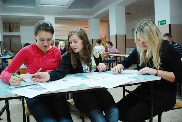 Do tej pory maratony pisania listów organizowane były w Zgorzelcu głównie w szkołach, w tym roku po raz pierwszy w MDK.