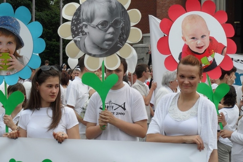 Częstochowa: Marsz dla życia i rodziny przejdzie w niedzielę aleją NMP [ZDJĘCIA, PROGRAM]