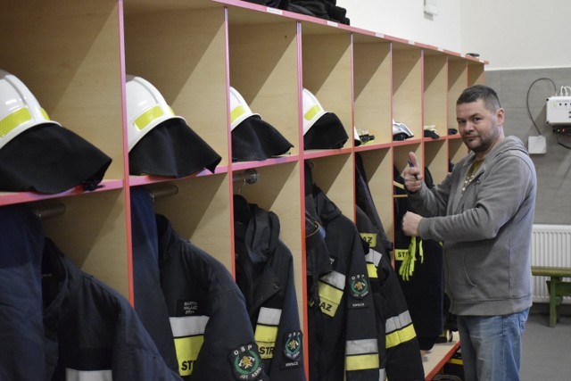 W sobotę 15 lutego do strażnicy wjechały kwileckie wozy bojowe witane przez strażaków, członków kwileckiej MDP i mieszkańców Kwilcza. Wszystko przy palących się racach i wyciu syren. Teraz strażacy organizują się w nowej strażnicy.