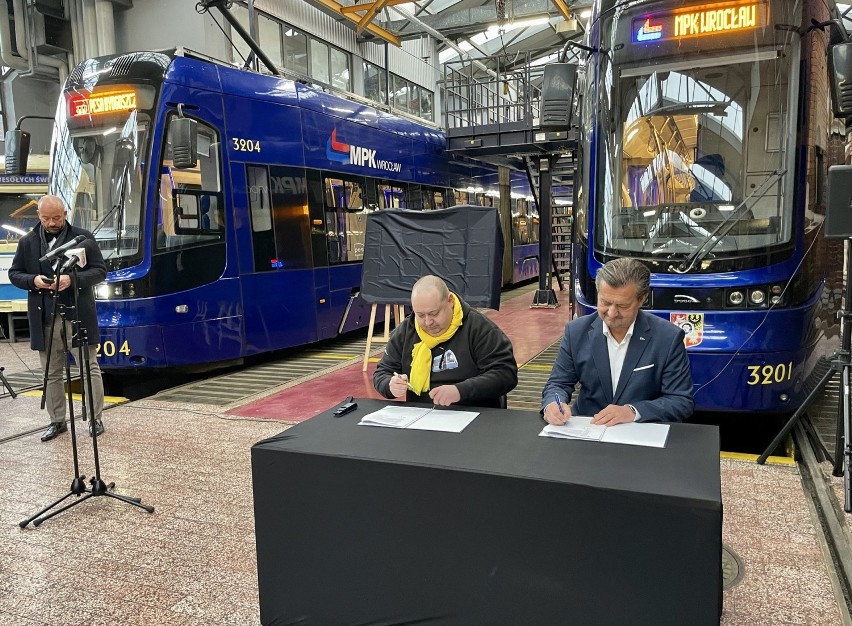 Podstawowe zamówienie Wrocławia obejmuje 24 tramwaje z Pesy,...