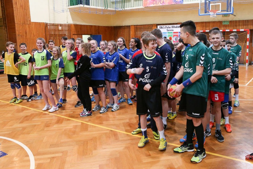 Piłka ręczna: brązowi medaliści Mistrzostw Świata spotkali się z tarnowską młodzieżą