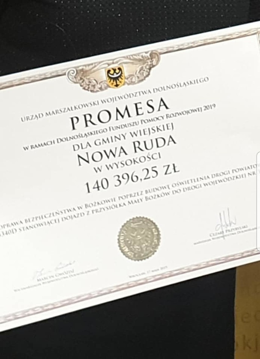 Gmina Nowa Ruda dostała ponad 140 tysięcy złotych na budowę oświetlenia 