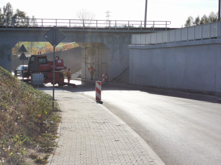 Kierowcy jeżdżą już nowym wiaduktem w Luszowicach 