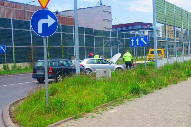 Środowe zderzenie na ruchliwym skrzyżowaniu w Kielcach.