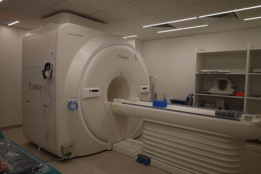 Pracownia rezonansu magnetycznego w olkuskim Nowym Szpitalu otwarta. Medycy będą korzystali z najnowocześniejszego sprzętu. Zobacz zdjęcia 