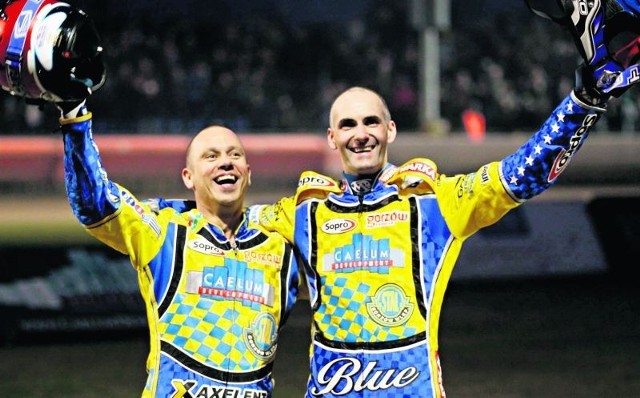 Nicki Pedersen i Tomasz Gollob. W sobotę mogą w siebie rzucać kaskami i mięsem, ale w niedzielę będą jeździć za pan brat