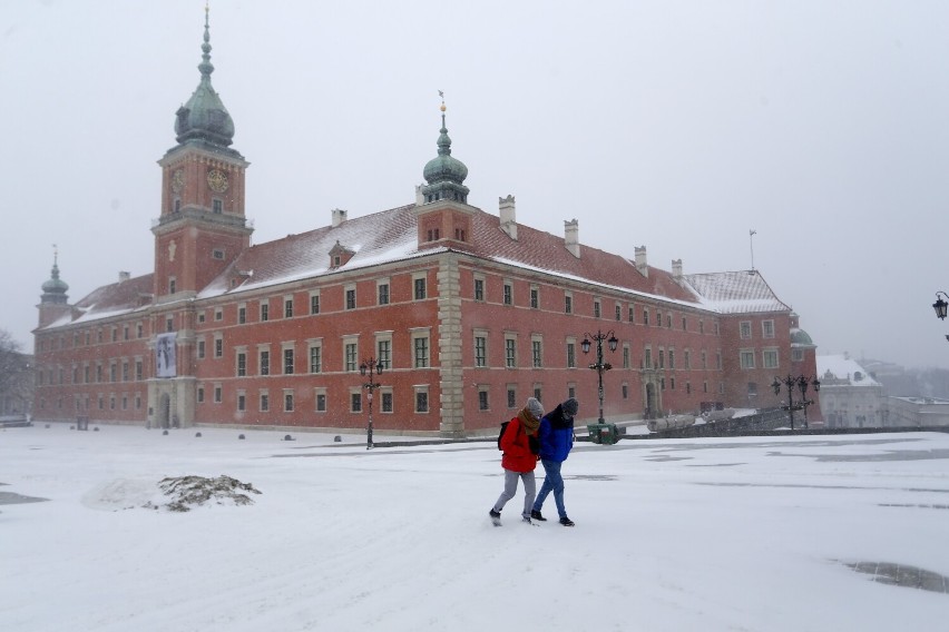 Pogoda, Warszawa. Po wiosennych temperaturach powróci zima. Za kilka dni mogą pojawić się opady śniegu