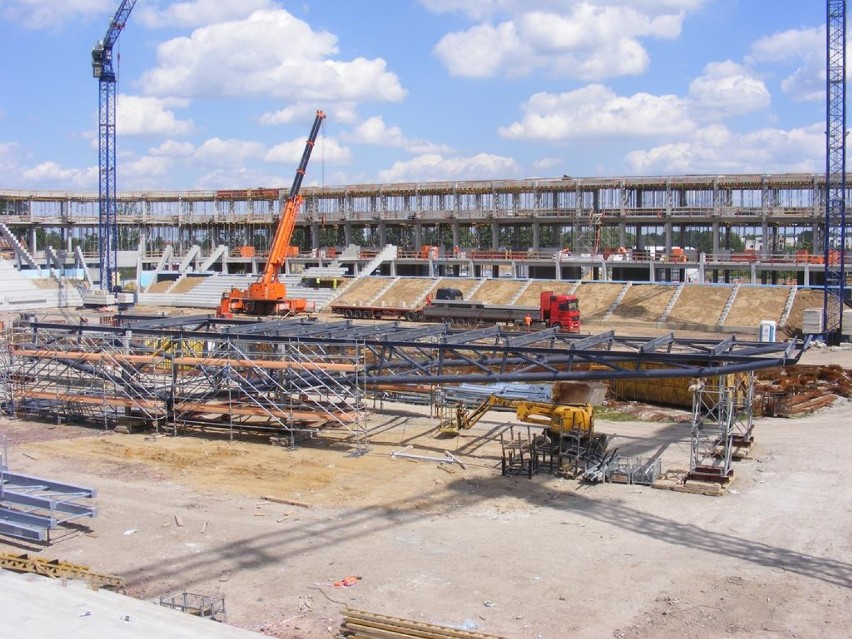 Budowa stadionu miejskiego w Tychach. Czerwiec 2014