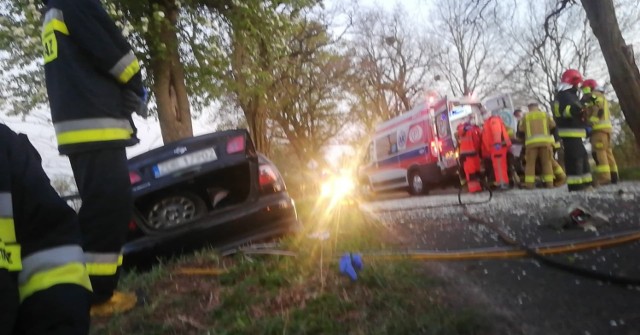 Wypadek na wysokości Łęgu. Dwie osoby poszkodowane