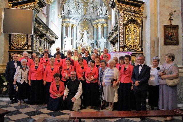 Jubileusz 90-lecia istnienia chóru pod wezwaniem świętej Cecylii działającego przy parafii błogosławionego Wincentego Kadłubka w Jędrzejowie.