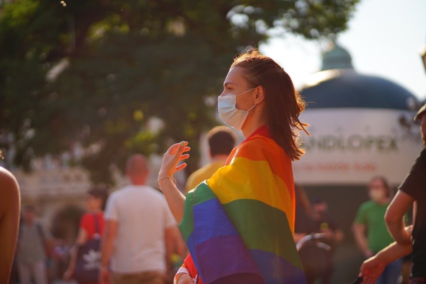 Protest na rzeszowskim Rynku w sprawie aresztowania Margot. "Władza wykorzystała policję do pokazu siły" - mówili aktywiści