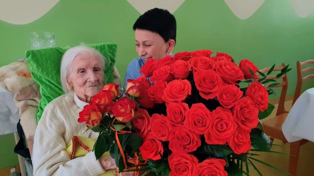 Anna Niemiec ze Strzelec Opolskich świętowała dziś 102 urodziny.