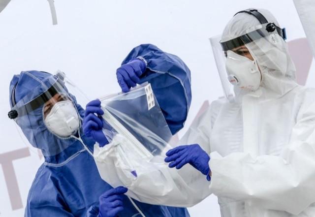 Dane statystyczne dotyczące pandemii koronawirusa w piątek, 21 stycznia 2022 roku.