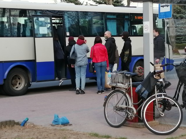 Elektroczniczne tablice z rozkładami jazdy na niektórych przystankach w Zduńskiej Woli pojawić się mają w maju