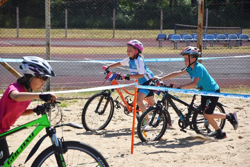 Kolarstwo. Około 80 zawodników rywalizowało w MTB Piła Cross Country Cup. Zobaczcie zdjęcia