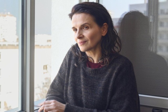 Juliette Binoche w "Between Two Worlds"