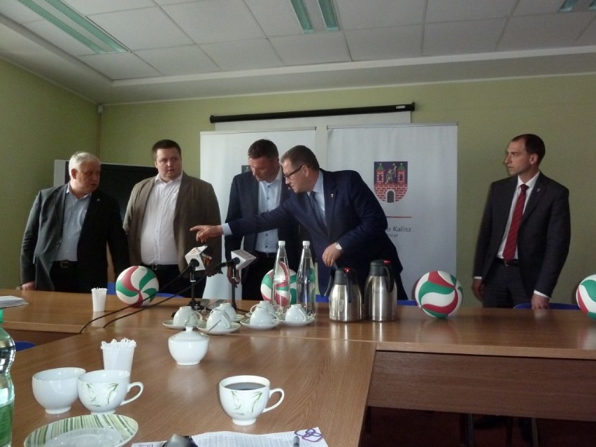 Prezes Paweł Papke popiera żeńską siatkówkę w Kaliszu