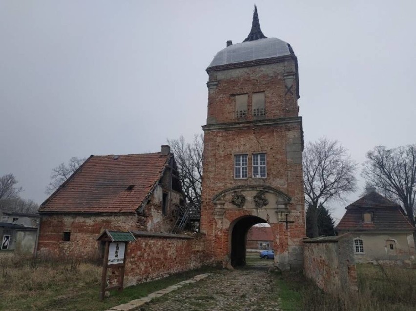 Biecz leży przy drodze z Lubska do Gubina. Historia pałacu w...