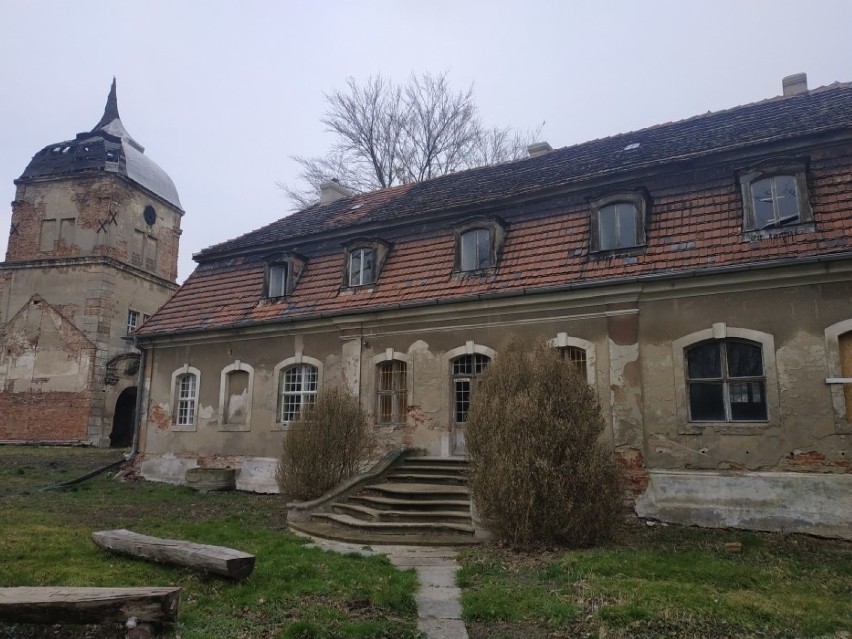 Biecz leży przy drodze z Lubska do Gubina. Historia pałacu w...