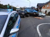 Wypadek w Libiążu. Na skrzyżowaniu ulic Krakowskiej i Sikorskiego w ciągu drogi wojewódzkiej 780 doszło do zderzenia trzech samochodów