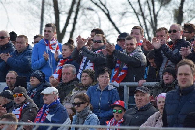 Raków Częstochowa - Warta Poznań. Tak kibice dopingowali czerwono-niebieskich