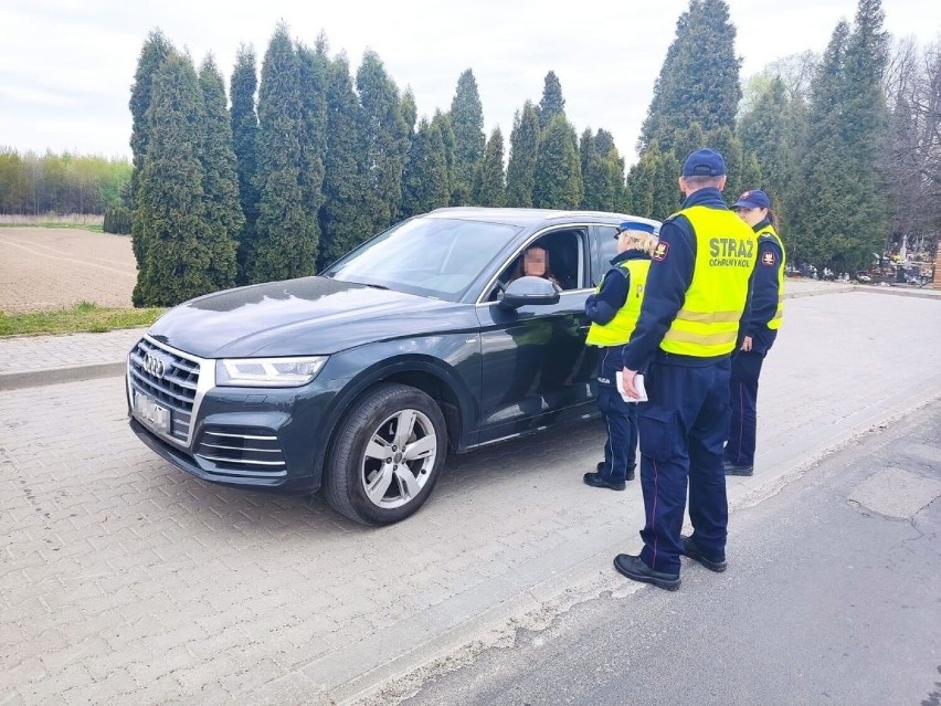 Lubelskie. Policja, PKP i Straż Ochrony Kolei: Szlaban dla kierowców, pieszych i rowerzystów. „Błędy prowadzące do tragedii na przejazdach”