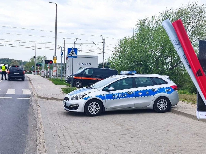 Lubelskie. Policja, PKP i Straż Ochrony Kolei: Szlaban dla kierowców, pieszych i rowerzystów. „Błędy prowadzące do tragedii na przejazdach”