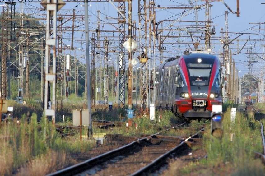 połączenia kolejowe ułatwiające dojazd do Warszawy
