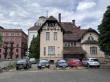 Samorząd sprzedaje budynki w Lesznie. Zobacz, które budynki mogą zmienić właściciela