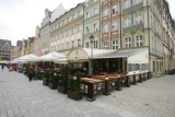 Odmrażanie branży gastronomicznej. Ogródki restauracyjne otwarte od połowy maja. Jest rozporządzenie Rady Ministrów