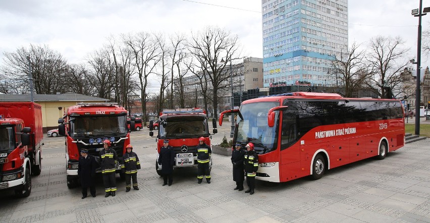 Straż pożarna w łódzkiem otrzymała 27 nowych samochodów....