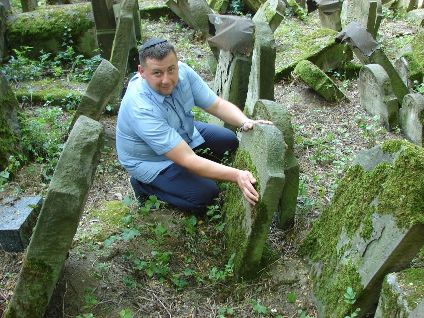 Tarnów. W lecie odkryją tajemnice żydowskiego cmentarza