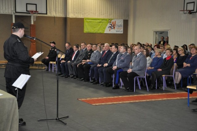 W uroczystości uczestniczył Sekretarz Stanu w Ministerstwie Spraw Wewnętrznych i Administracji Jarosław Zieliński, Komendant Wojewódzki Policji w Białymstoku nadinspektor Daniel Kołnierowicz oraz liczni zaproszeni goście.