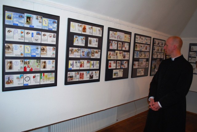 Kanonizacja Jana Pawła II: Otwarto wystawę znaczków pocztowych