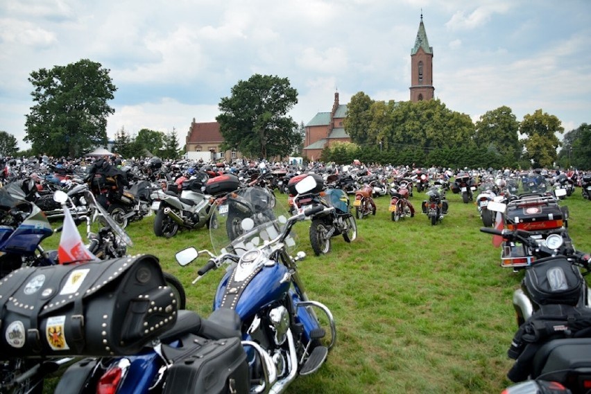 Motocyklowy zlot i festyn parafialny w Wojkowie w gminie w Błaszki w niedzielę 24 lipca. Co w programie? PLAKAT