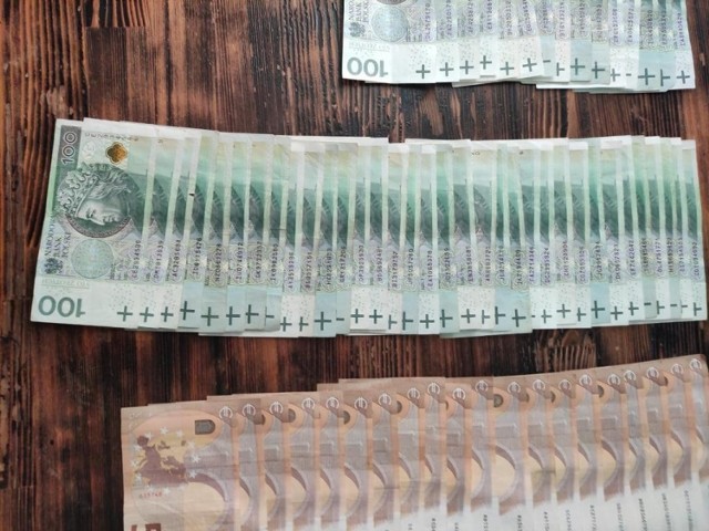 Straty, które wyrządzili włamywacze do bankomatów, sięgają miliona złotych. Tak wynika z szacunków policji