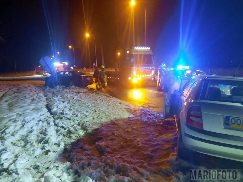 Wypadek w Porąbkach. Zderzenie skody fabii z bmw. Jedna osoba jest ranna [ZDJĘCIA]