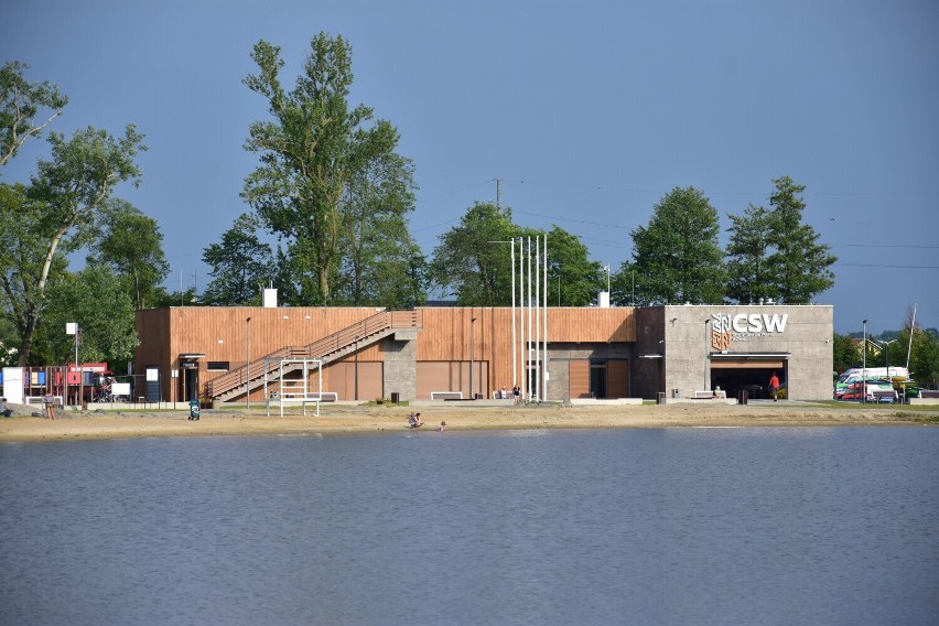 Kąpielisko plaża miejska na Jeziorze Małym Żnińskim, od...