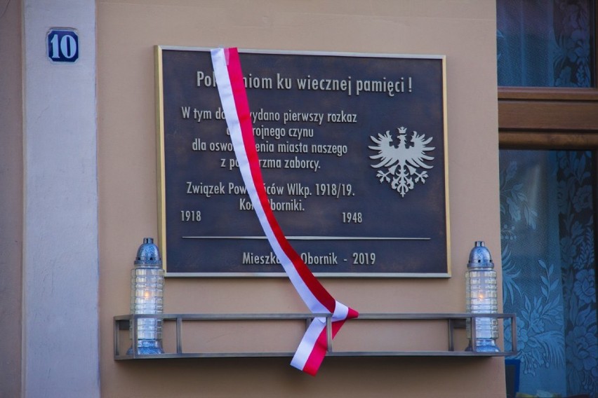 Odsłonięcie tablicy pamiątkowej na ulicy Powstańców Wielkopolskich