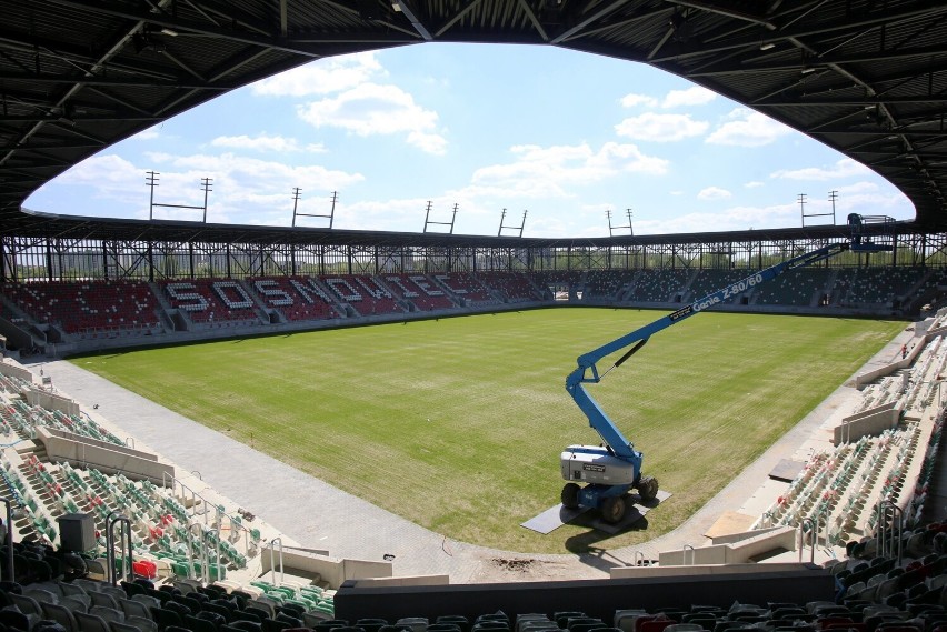 Trwa na boisku nowego stadionu piłkarskiego w Sosnowcu już...