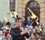 Tak młodzież przygotowuje się do Wielkanocy. Był ogień! [ZDJĘCIA] 