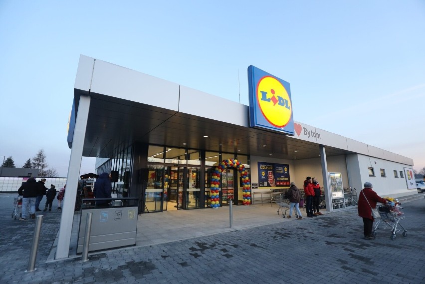 W lutym tego roku otwarty został  nowy sklep Lidl w Bytomiu,...