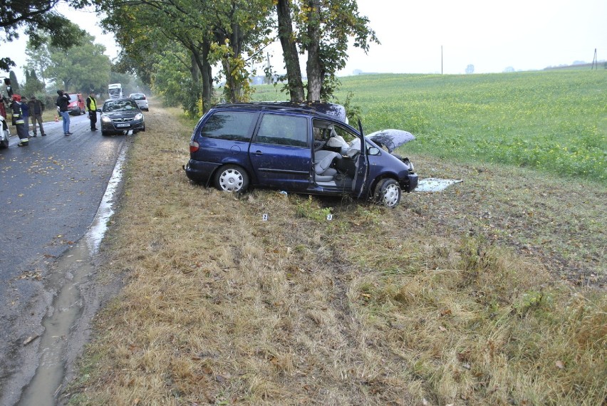 Wypadek w miejscowości Bobrowo. 21-latek z poważnymi obrażeniami trafił do szpitala