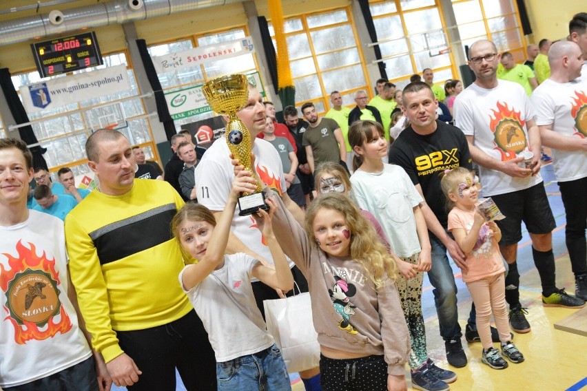 W hali Krajna Arena w Sępólnie myśliwi i leśnicy rozegrali...