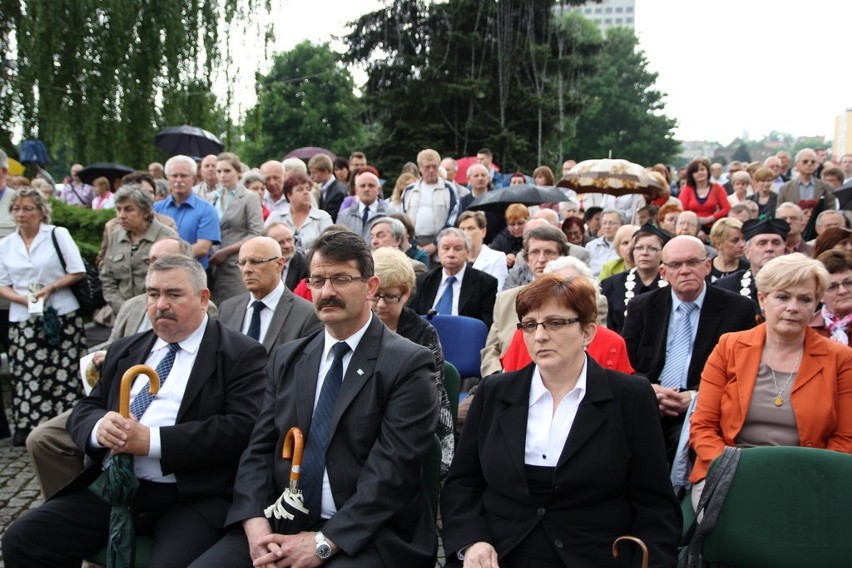 Kardynał Nycz odprawił mszę w Pile. Ogłoszenie patronów miasta